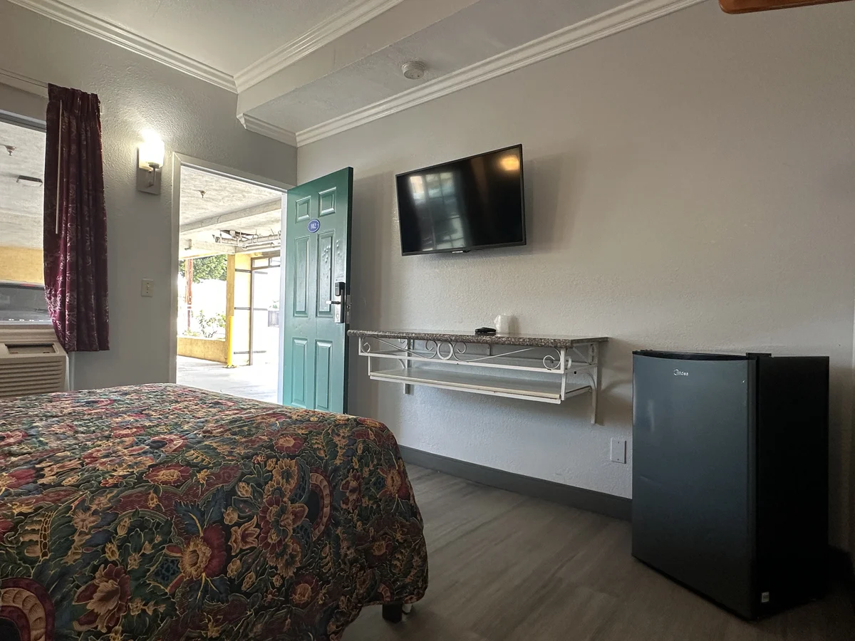 Star Light Inn - Affordable Hotel & Motel in Los Angeles, CA